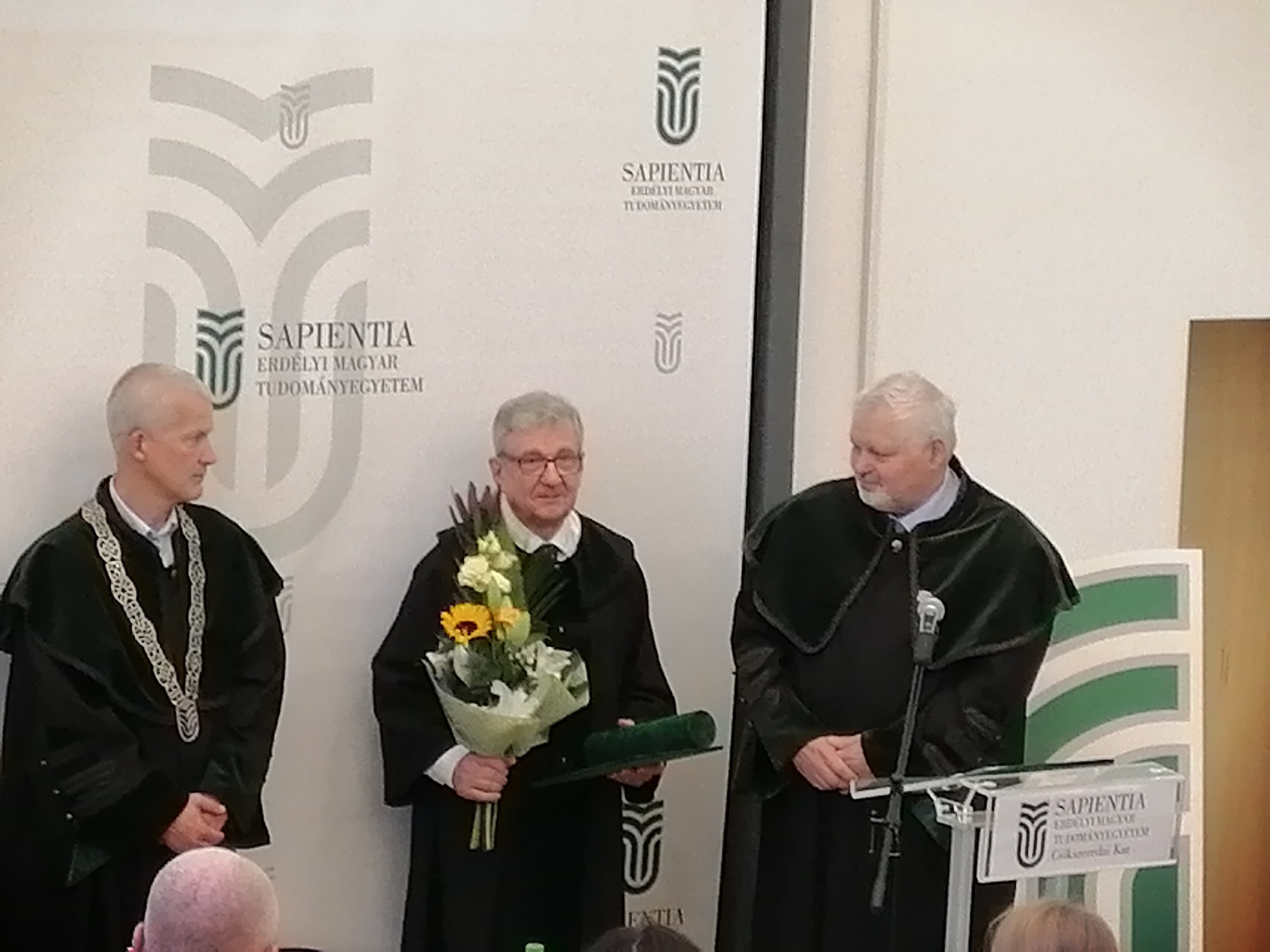 Maróth Miklós egyetemi tanárnak adományozták a doctor honoris causa címet Csíkszeredában