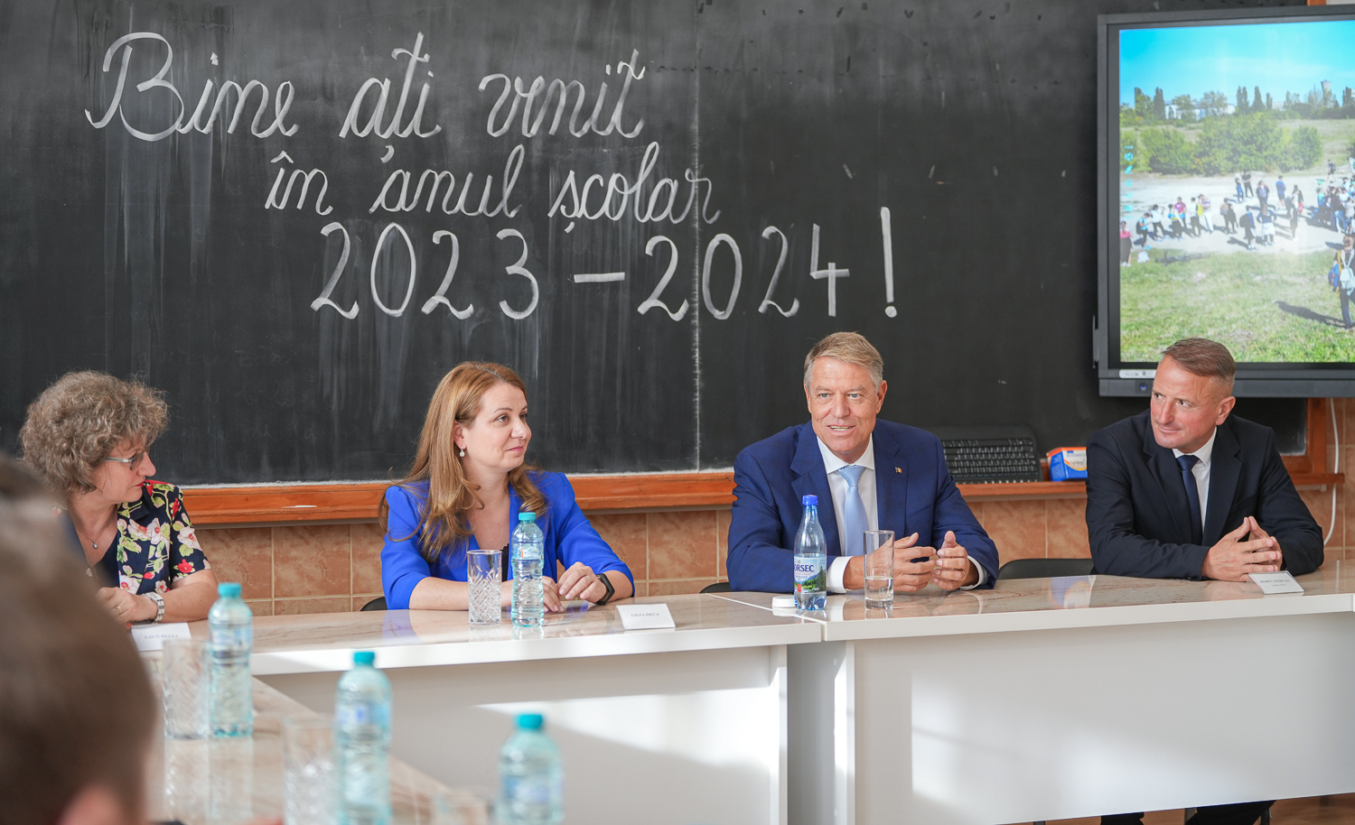 Iohannis a tanárokhoz: továbbra is kiállok a fizetésemelések mellett