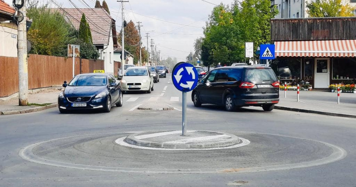 Ezentúl minden közúton kötelezően fel kell kapcsolniuk a nappali menetfényt a járművezetőknek