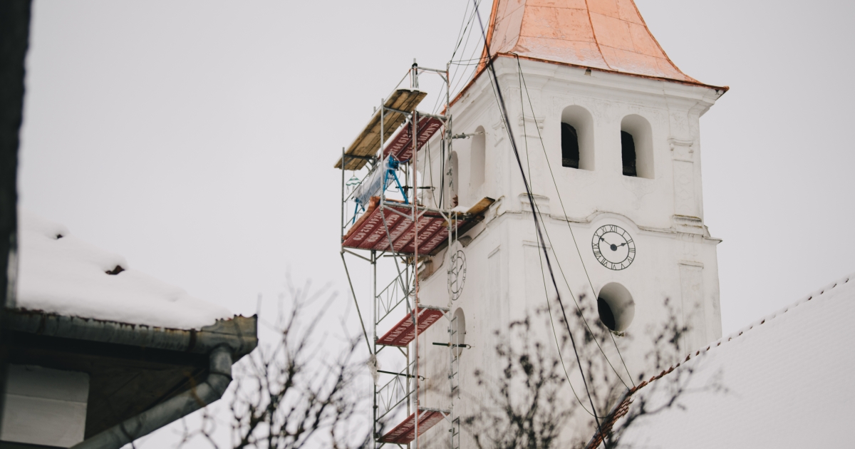 Időkapszulára leltek a bikafalvi református templomban, ezt találták benne