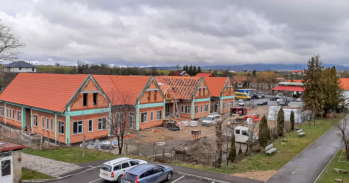 Jól haladnak az építkezéssel