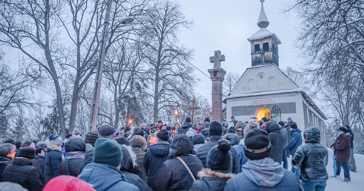 Zarándokok százai elevenítették fel Jézus szenvedéstörténetét