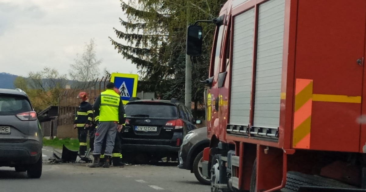 Ütközés és felborult autó Borszék közelében