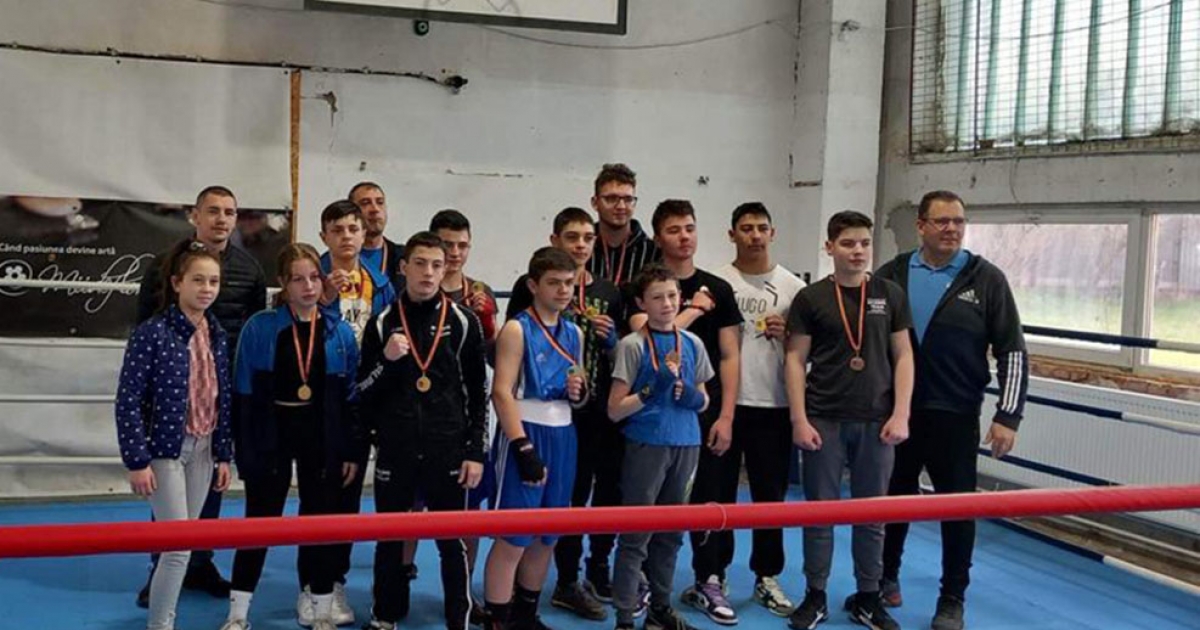 Félszázan a ringben