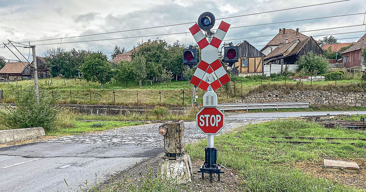 Vasúti átkelőhelyeket építenek