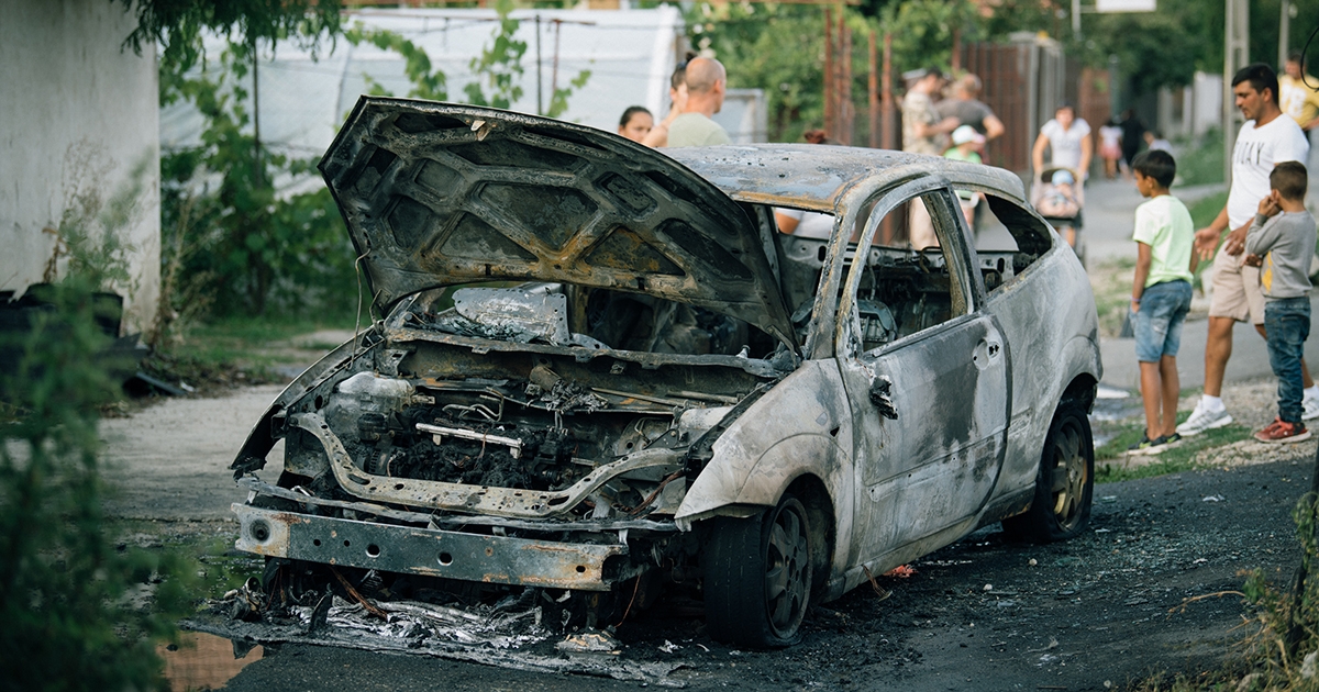 Lángok martalékává vált egy személyautó Székelyudvarhelyen