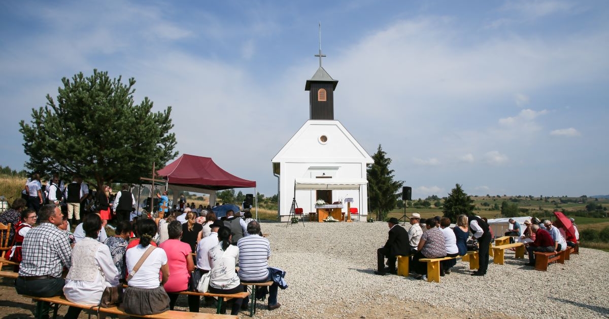 Felszentelték a Szent Ilona-kápolnát Csíkajnádon