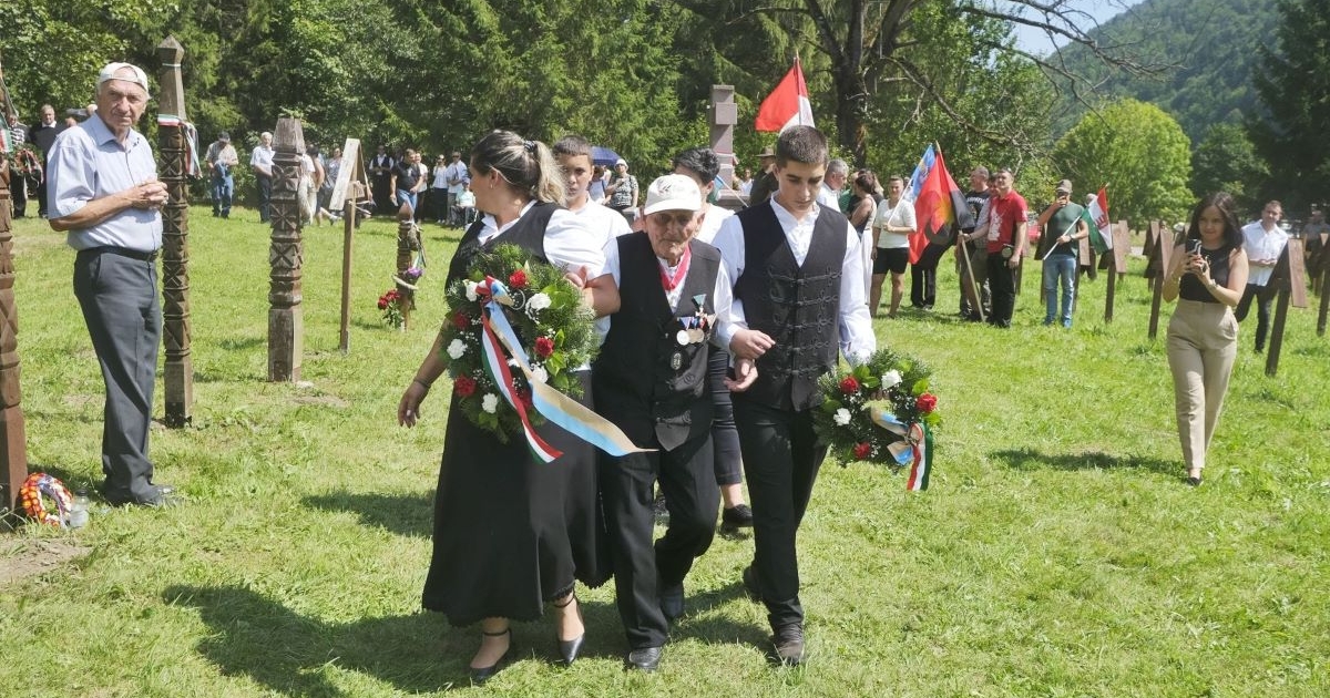 Hős honvédjeinkre emlékeztek az úzvölgyi katonatemetőben