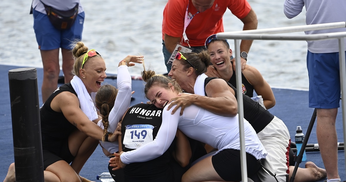 Halmozzák az érmeket a magyar kajakosok Párizsban