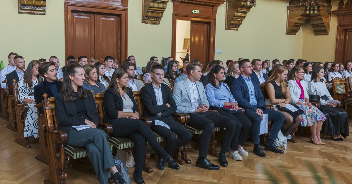 Egyre több hallgató, szaporodó igények