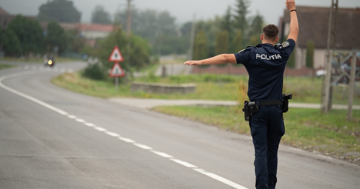 A megengedett 50 helyett 106 km/h-val száguldott egy férfi Gyimesfelsőloknál, ittasan