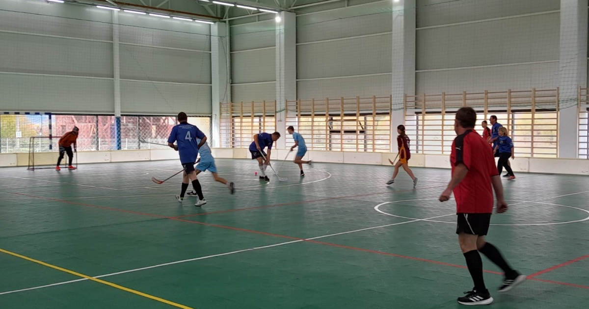 Floorballmérkőzéssel avatták fel az új sportcsarnokot