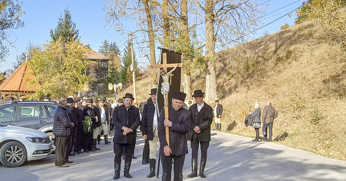 Gyászmisét tartottak Potápi Árpád János emlékére a csíksomlyói hegynyeregben