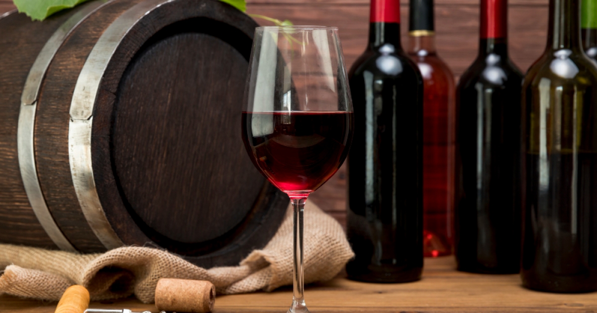 Bor, pezsgő, pálinka, avagy milyen ital illik a tavaszi asztalhoz?