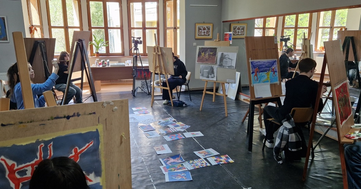 Kiállításmegnyitóval ért véget a tehetséggondozó program Gyergyószentmiklóson