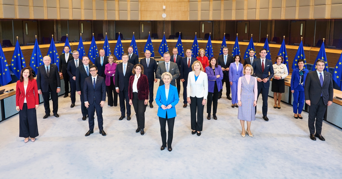 Az EU intézményi bonyolultsága miatt a döntéshozatal átláthatatlan, ami visszaélésekre ad lehetőséget