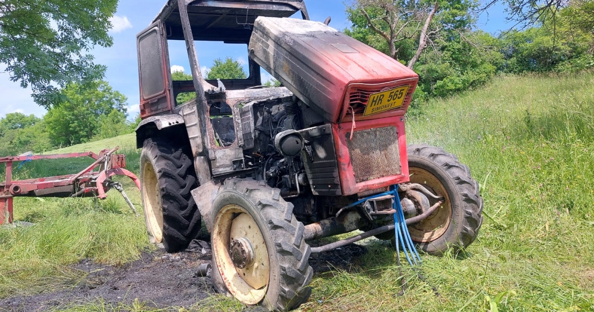 Kiégett egy traktor Kobátfalva határában