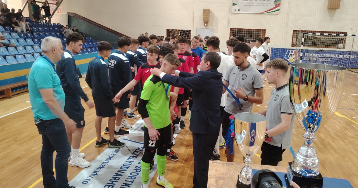 Ezüstérmesek az udvarhelyi ifi futsalosok