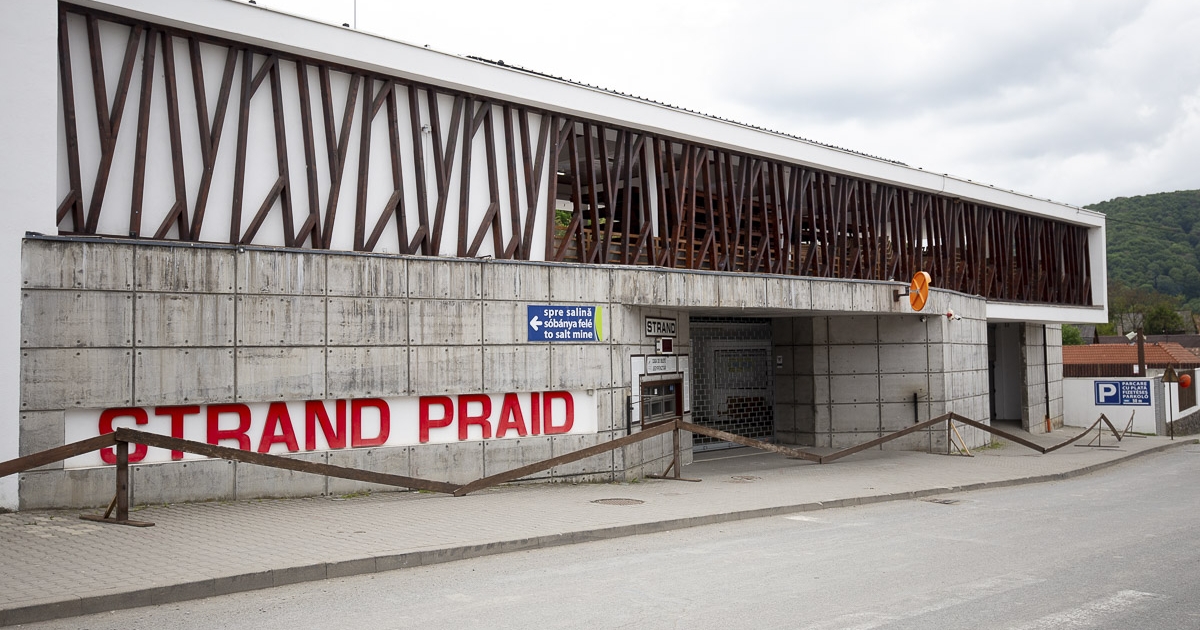 Júliusban nyitna a parajdi strand