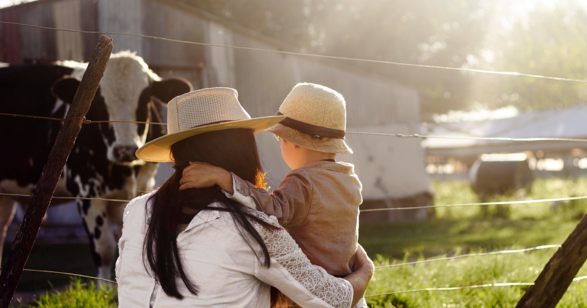 Székelyföldi anyák a mezőgazdaságban