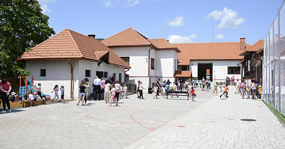 Kész a Tófalvi Elemi Iskola új udvara