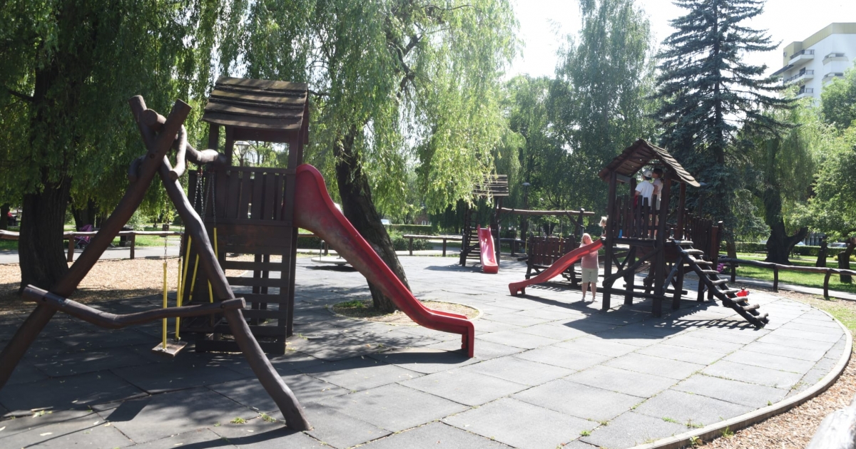 Rendbe teszik a csíkszeredai játszótereket