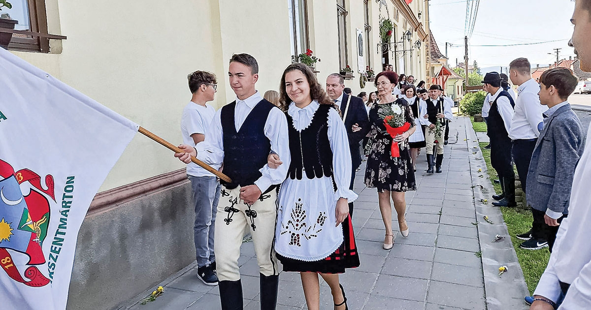 24 ezer lejt kaphat a három legjobb érettségiző