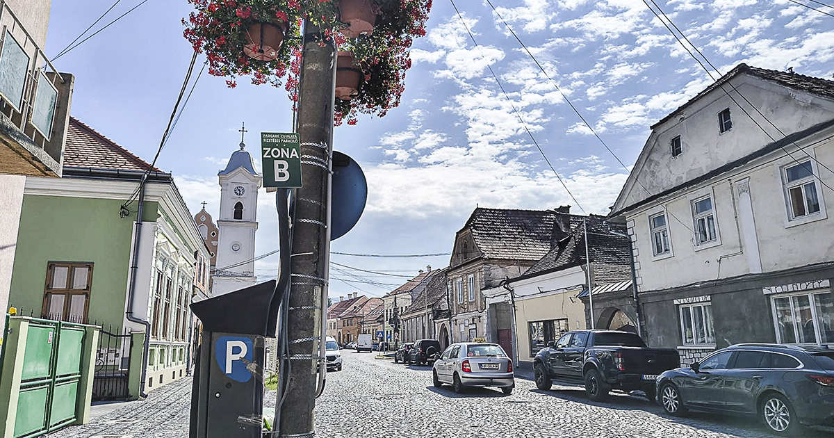 Pár hét múlva indulna tesztüzemben a fizetős parkolás