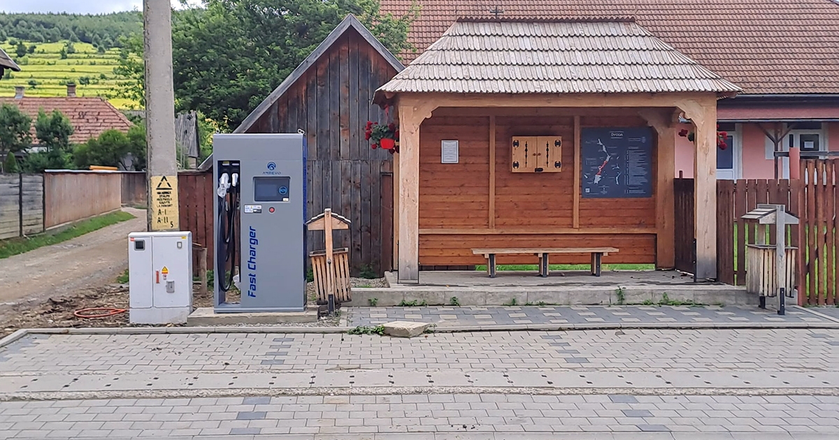 Hamarosan üzembe helyezik az elektromos iskolabuszt