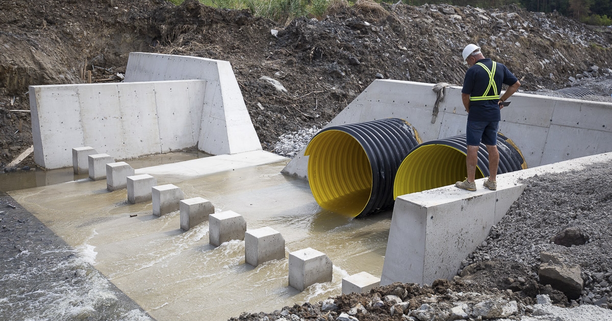 Csőbe fogták a Korond-patak vizét
