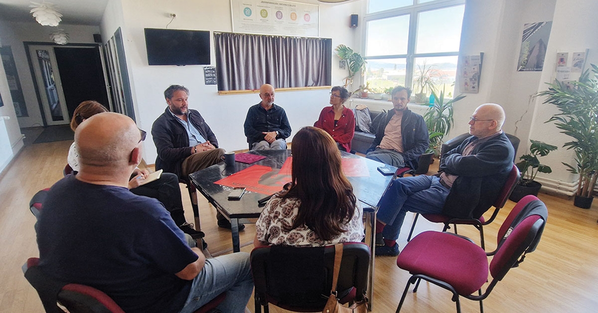 Rinocéroszok koprodukcióban