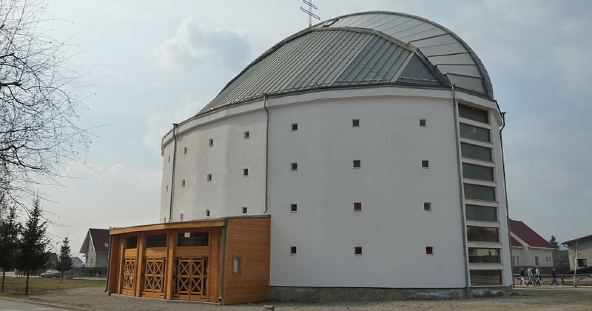 Előadás: „Hová tartozom?...”