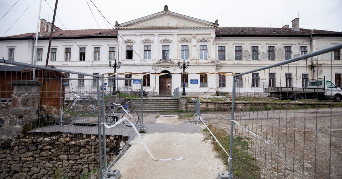 Fokozottan omlásveszélyes az Eötvös József Szakközépiskola épülete