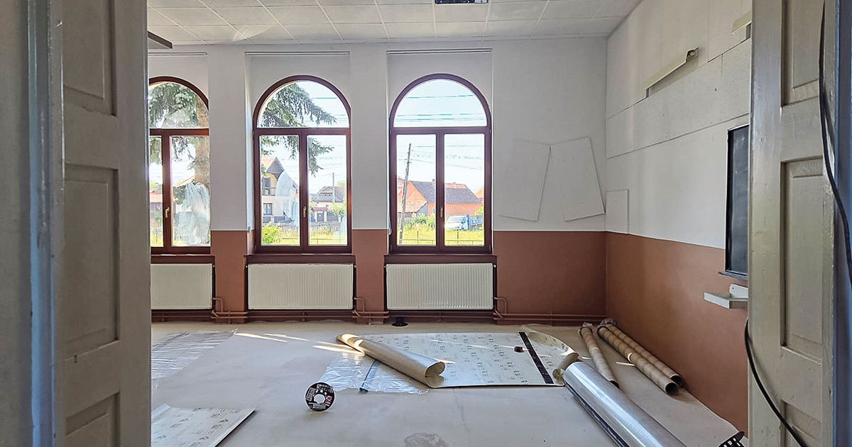 Középületekbe ruháztak be Szárhegyen