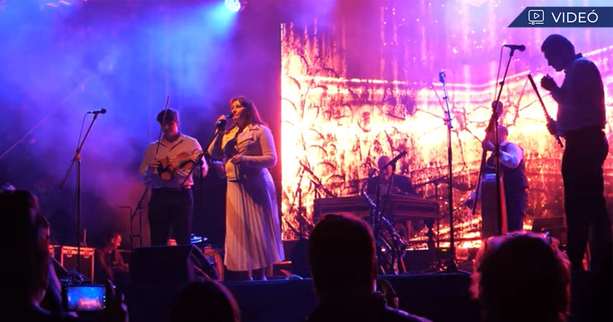 Parajd megsegítéséért koncertezett a Csík Zenekar