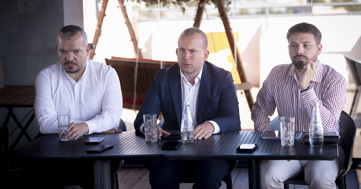 Stabil ágazatok a kötélen táncoló gazdaságban