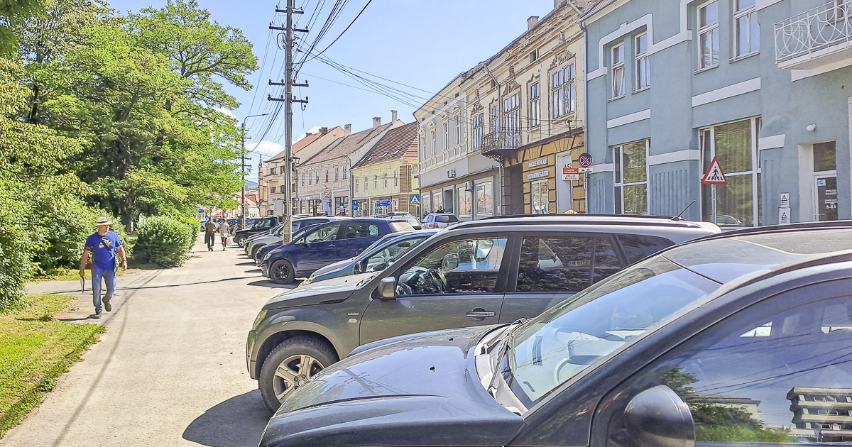 Pénteken festik a parkolókat Gyergyószentmiklóson