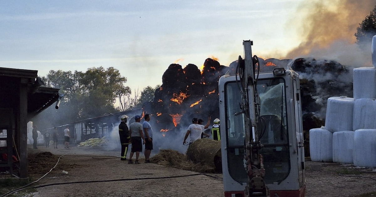 Takarmányban tett kárt a tűz Recsenyéden