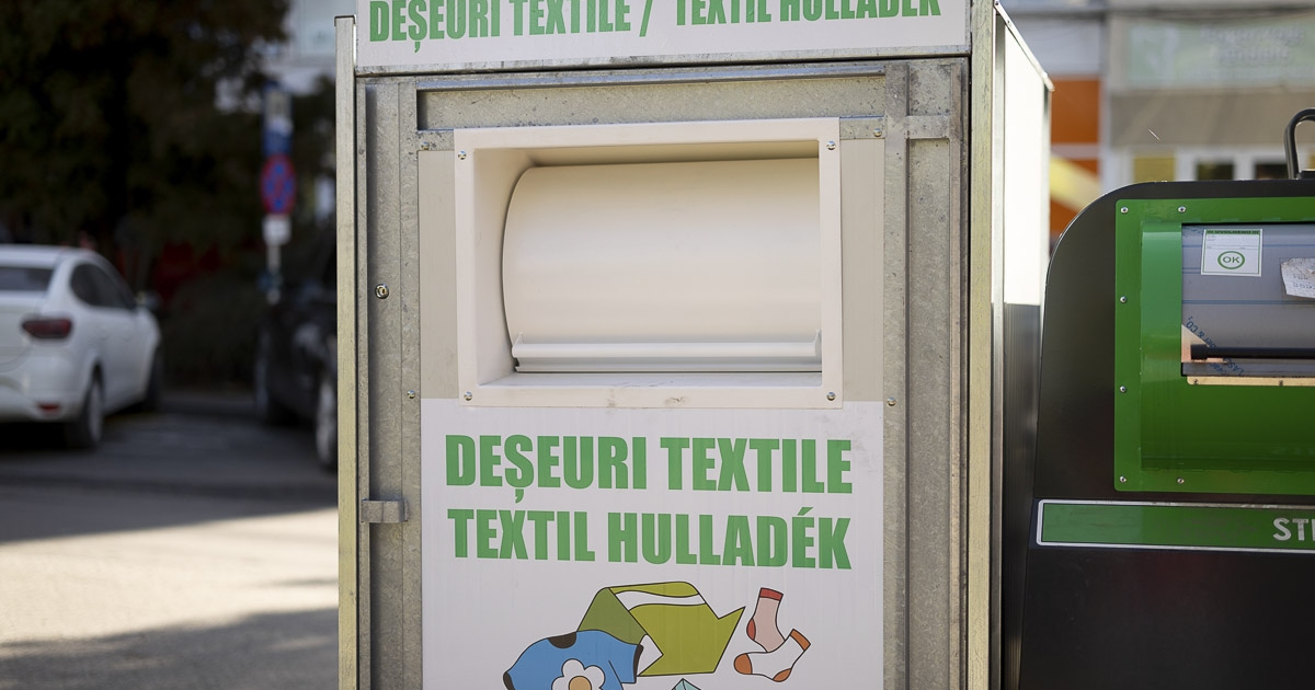 Szelektíven gyűjtik a textilhulladékot Székelyudvarhelyen