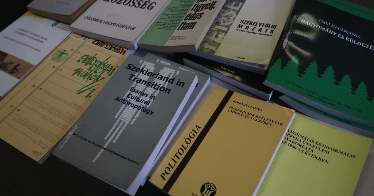 Társadalomtudományi könyvszemle