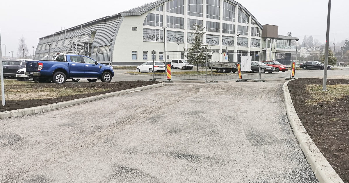 Épül az új gépkocsikijárat az Erőss Zsolt Aréna parkolójánál