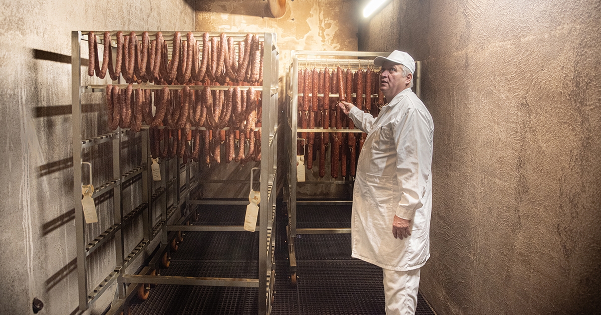 Egy füst alatt hajdan és most