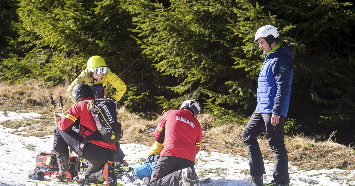 Sípályákon, kisebb balesetekhez kérték a segítségüket