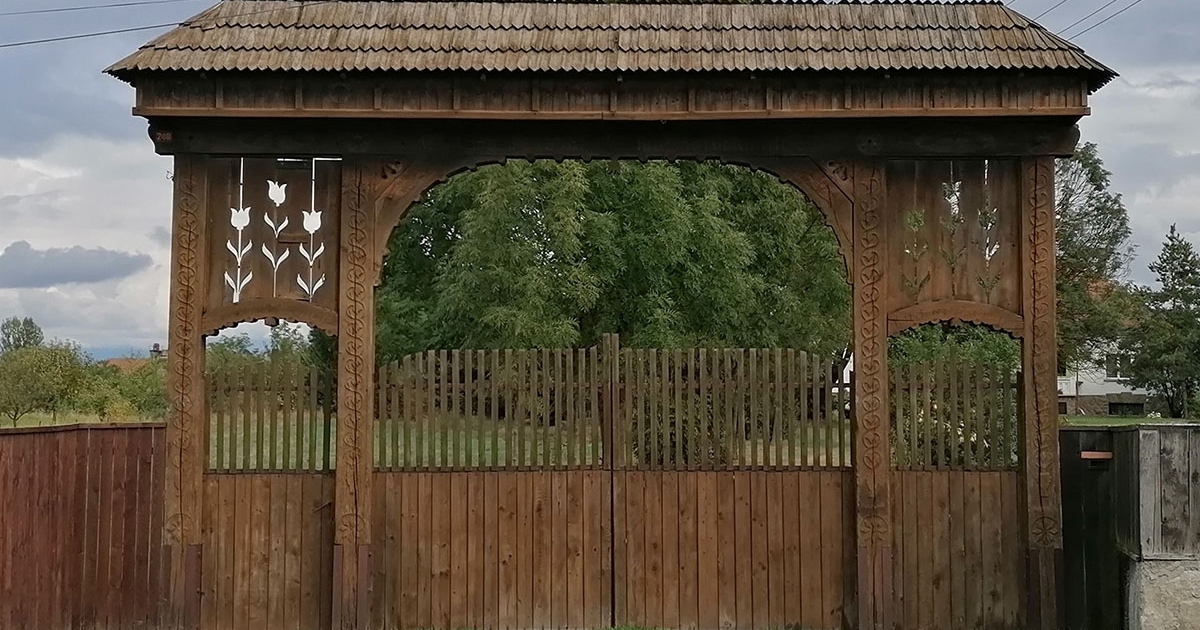 Az erdővidéki székelykapu-állítástól a kenderesi székelykapu-állításig