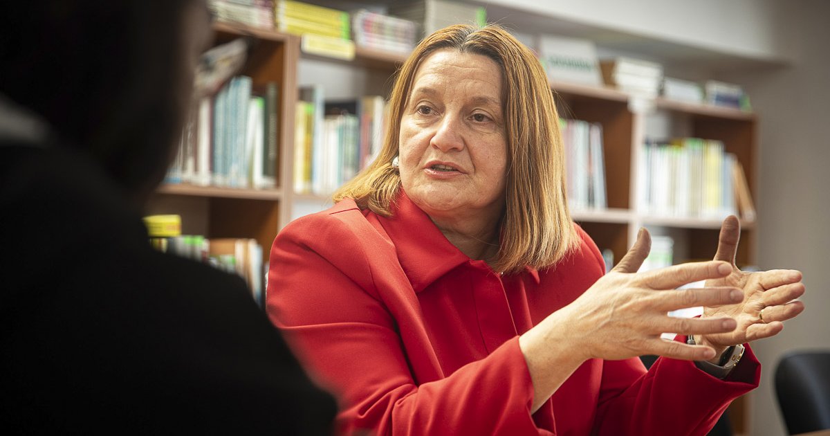 Tanárnak lenni ma állandó kérdezési létmódot feltételez, a kijelentések korszaka tovatűnt