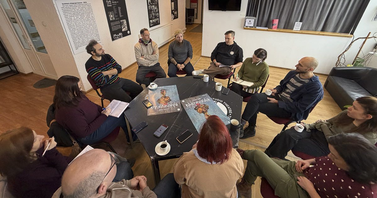 Bányavirág: egy elszigetelt közösség szenvedésmintái