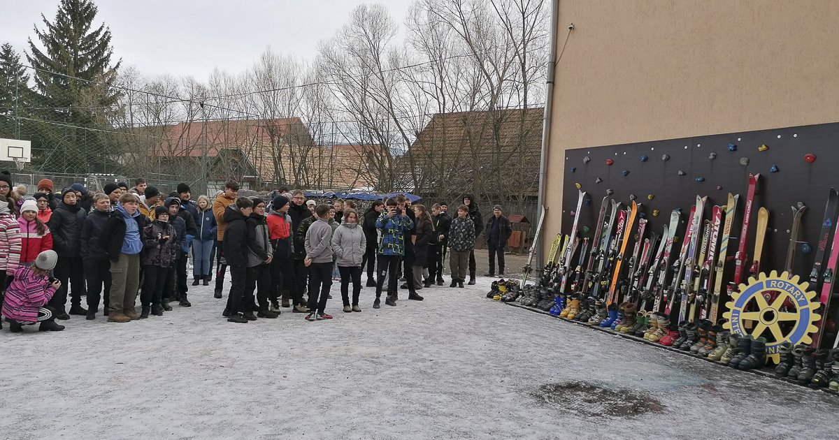 Hóba rajzolt esélyek a kápolnásfalusi diákoknak