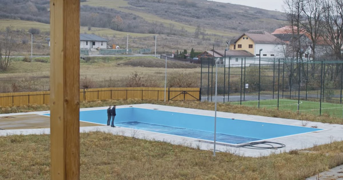 Két beruházás elmaradt számláit kell kifizetniük