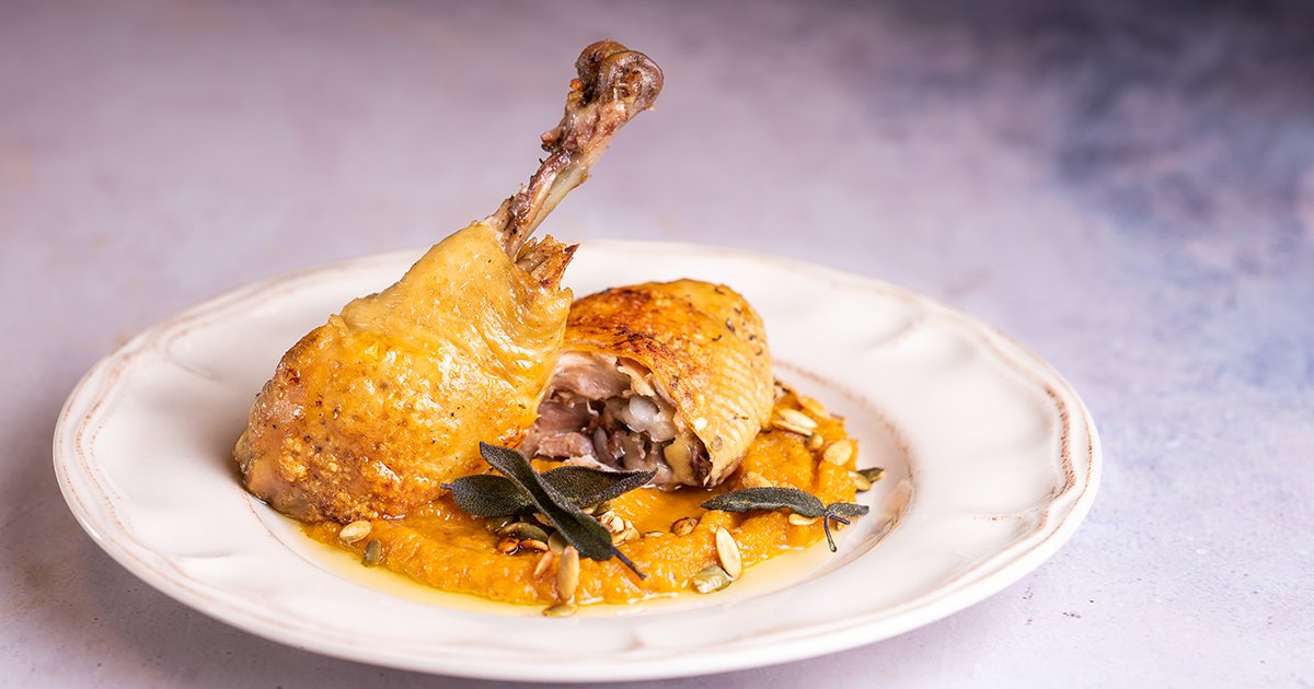 Konfitált csirkecomb narancsos sütőtökpürével