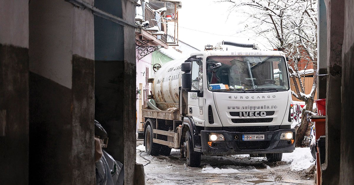 Illegális szennyvíztárolók és eldugult vezetékek a városközpontban